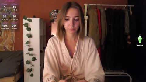 Snapshot of steph_fossst chatting on 09-23-25, 06:44 Stephanie 3 online show from 09-23-25, 06:44