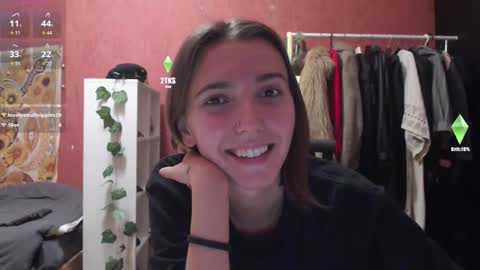 Snapshot of steph_fossst chatting on 09-25-25, 03:32 Stephanie 3 online show from 09-25-25, 03:32