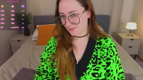Snapshot of steph_sweet chatting on 12-12-24, 09:58 Emma online show from 12-12-24, 09:58