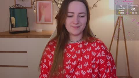 Snapshot of steph_sweet chatting on 12-17-24, 10:11 Emma online show from 12-17-24, 10:11