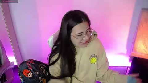 Emma online show from 10-07-25, 01:03