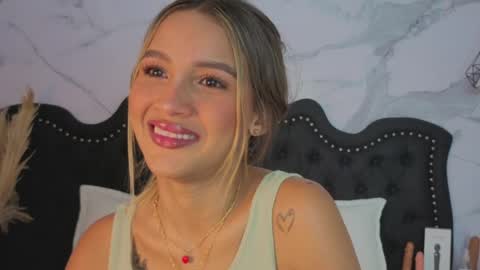 Snapshot of stephani_sweet chatting on 05-01-26, 12:15 Stefff online show from 05-01-26, 12:15