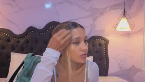 Snapshot of stephani_sweet chatting on 05-07-26, 10:48 Stefff online show from 05-07-26, 10:48