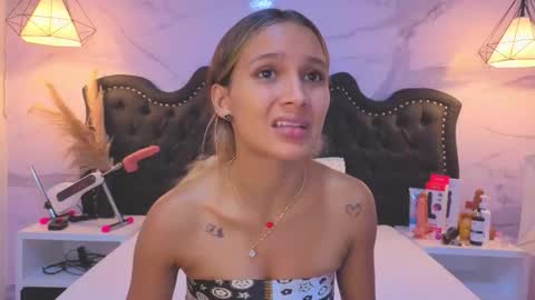 Snapshot of stephani_sweet chatting on 05-13-26, 11:00 Stefff online show from 05-13-26, 11:00