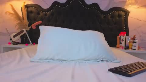 Snapshot of stephani_sweet chatting on 05-15-26, 11:23 Stefff online show from 05-15-26, 11:23