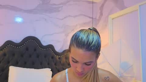 Snapshot of stephani_sweet chatting on 05-18-26, 04:07 Stefff online show from 05-18-26, 04:07