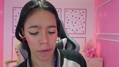 Stephania online show from 10-01-25, 11:38