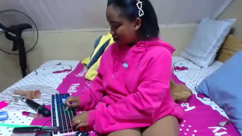 perfectly imperfect girl online show from 12-19-24, 04:13