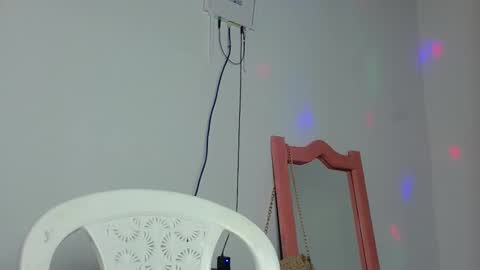 Snapshot of stephanie_bennett chatting on 10-19-25, 03:29 stephanie bennett online show from 10-19-25, 03:29