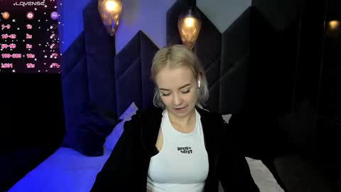 Stephanie Sea online show from 02-10-25, 01:55