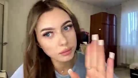 Stephani online show from 05-17-26, 03:52