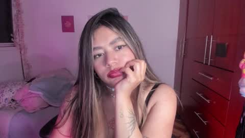 Stephanie  online show from 10-19-25, 02:45