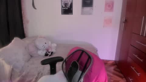 Snapshot of stephanifox chatting on 02-25-26, 01:37 Stephanie online show from 02-25-26, 01:37