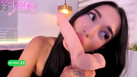 Snapshot of stephany__monroe chatting on 10-09-25, 05:00 Stephany online show from 10-09-25, 05:00