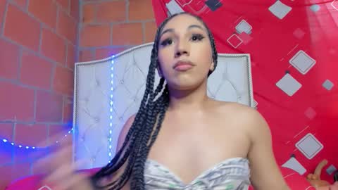 Snapshot of stephany_doll_ chatting on 11-03-25, 11:22 Anny online show from 11-03-25, 11:22