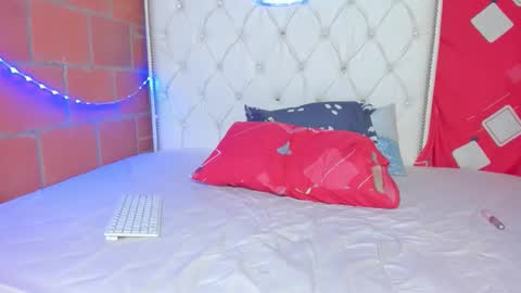 Snapshot of stephany_doll_ chatting on 11-05-25, 11:21 Anny online show from 11-05-25, 11:21