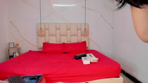 Snapshot of stephanysc chatting on 12-19-24, 01:28 Stefanny online show from 12-19-24, 01:28