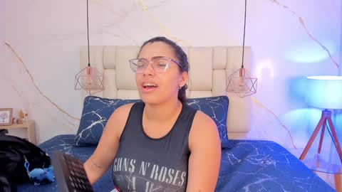 Snapshot of stephanysc chatting on 12-19-24, 09:49 Stefanny online show from 12-19-24, 09:49