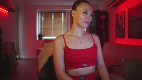 stephie0404 online show from 09-11-25, 05:07