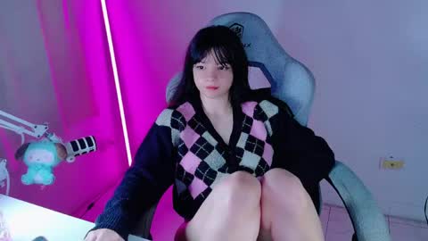 Snapshot of stephybrown chatting on 04-21-26, 01:42 stephy online show from 04-21-26, 01:42