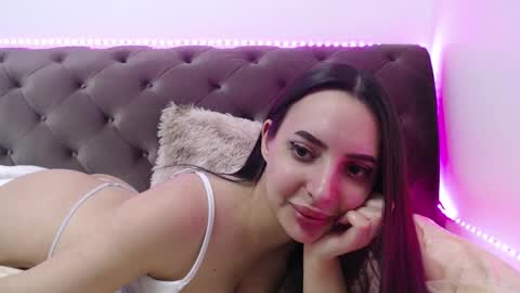 StepMommy19 online show from 01-25-25, 10:18