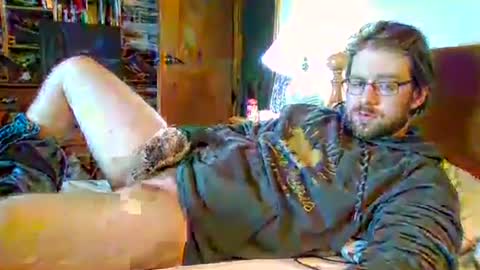 Snapshot of sterben13v chatting on 05-17-26, 10:28 Ian23602 online show from 05-17-26, 10:28