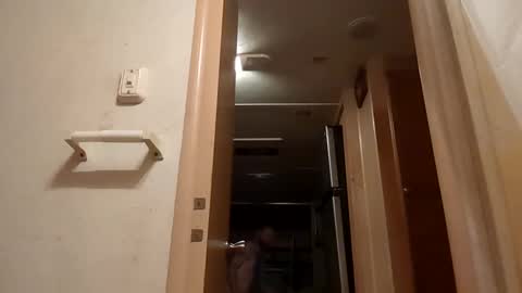 Snapshot of sterng123 chatting on 03-06-25, 05:46 sterng123 online show from 03-06-25, 05:46