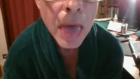 stevejm3740 online show from 12-22-24, 01:34