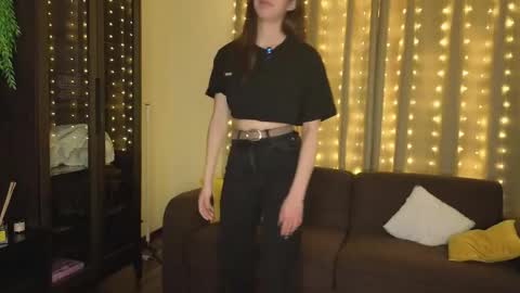 Snapshot of steventidball chatting on 10-28-25, 05:15 Candy online show from 10-28-25, 05:15