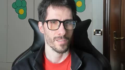 Snapshot of stevex870 chatting on 10-08-25, 12:14 Steve online show from 10-08-25, 12:14