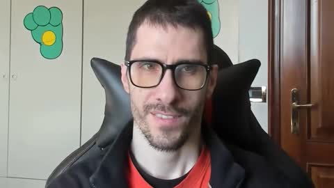 Snapshot of stevex870 chatting on 10-25-25, 08:11 Steve online show from 10-25-25, 08:11