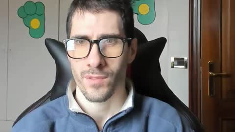 Snapshot of stevex870 chatting on 12-01-25, 09:03 Steve online show from 12-01-25, 09:03