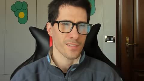 Snapshot of stevex870 chatting on 12-14-25, 01:49 Steve online show from 12-14-25, 01:49