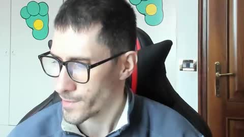 Snapshot of stevex870 chatting on 12-18-25, 02:01 Steve online show from 12-18-25, 02:01