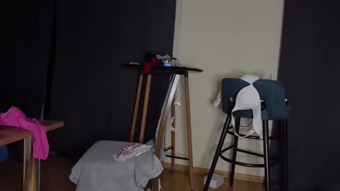 Snapshot of stewart_benzo chatting on 03-20-26, 06:24 Stewart Barnz online show from 03-20-26, 06:24