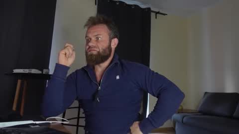 Snapshot of stewart_benzo chatting on 03-31-26, 02:06 Stewart Barnz online show from 03-31-26, 02:06