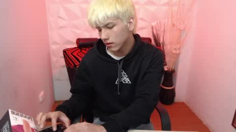 Stich online show from 06-25-26, 06:29