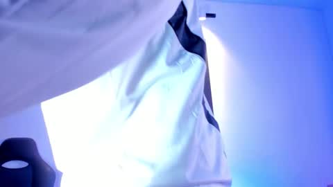 Snapshot of stiiveen_24cm chatting on 10-25-25, 05:37 Stiven brendan online show from 10-25-25, 05:37