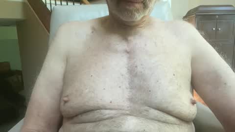 Snapshot of stillbad2 chatting on 05-18-26, 01:28 Stillbad2 online show from 05-18-26, 01:28