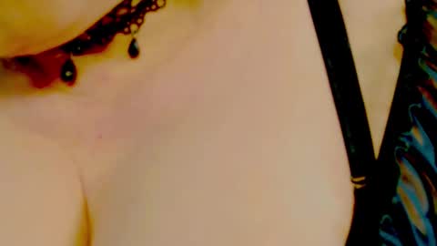 Snapshot of stiphlermomy chatting on 11-14-25, 03:33 StiphlerMomy online show from 11-14-25, 03:33