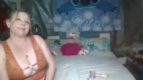 Snapshot of stitchsunshine85 chatting on 03-06-25, 06:08 Tasha and Drew online show from 03-06-25, 06:08