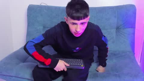 Stivarfox21 online show from 02-06-25, 10:59