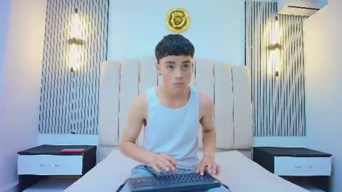 stiven_cooper2 online show from 06-23-26, 12:25