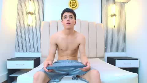 stiven_cooper2 online show from 07-06-26, 12:24
