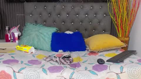 Snapshot of stiven_pooh chatting on 01-15-25, 08:05 Steven Pooh online show from 01-15-25, 08:05