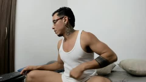 Snapshot of stiven_trainer chatting on 06-25-26, 05:12 stiven_trainer online show from 06-25-26, 05:12