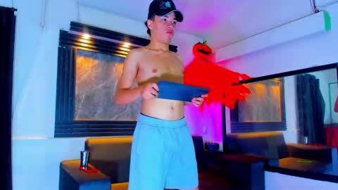 friends online show from 10-18-25, 05:32