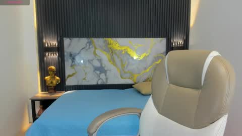 Stiwen online show from 10-21-25, 03:35