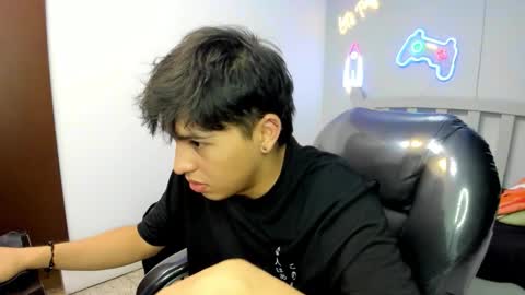 Stiwen online show from 11-29-25, 08:23