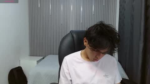 Stiwen online show from 03-04-26, 01:06